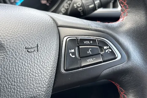 PK68TSU Ford Kuga 2.0 TDCi EcoBlue ST-Line Euro 6 (s/s) 5dr Thumbnail #41