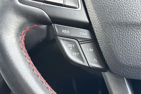 PK68TSU Ford Kuga 2.0 TDCi EcoBlue ST-Line Euro 6 (s/s) 5dr Thumbnail #42