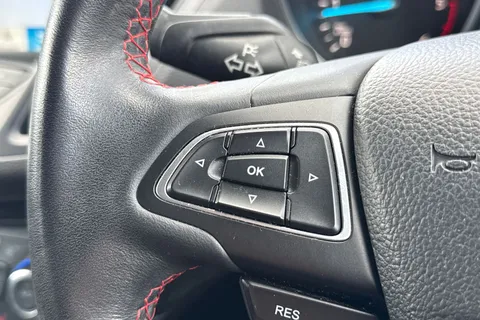 PK68TSU Ford Kuga 2.0 TDCi EcoBlue ST-Line Euro 6 (s/s) 5dr Thumbnail #43