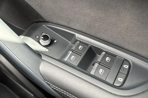 AF23ZPT Audi SQ5 3.0 TDI V6 Tiptronic quattro Euro 6 (s/s) 5dr Thumbnail #38