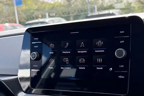 DG25YMW Volkswagen T-Cross 1.0 TSI Match 5dr Thumbnail #13