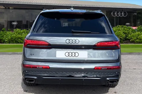  Audi Q7 3.0 TDI V6 Black Edition Tiptronic quattro Euro 6 (s/s) 5dr Thumbnail #5
