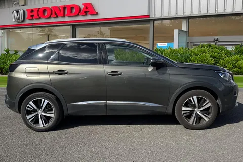 CN69ETD PEUGEOT 3008 1.2 PureTech Allure Euro 6 (s/s) 5dr Thumbnail #4