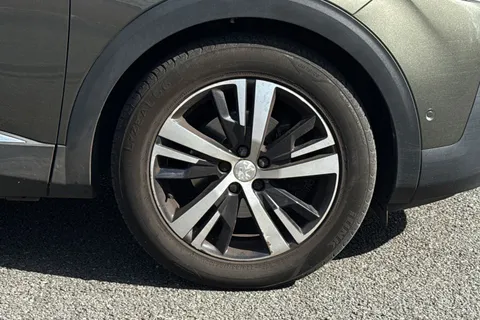 CN69ETD PEUGEOT 3008 1.2 PureTech Allure Euro 6 (s/s) 5dr Thumbnail #13