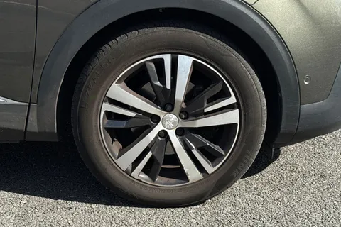 CN69ETD PEUGEOT 3008 1.2 PureTech Allure Euro 6 (s/s) 5dr Thumbnail #16