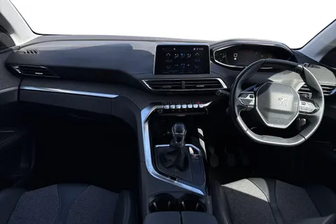 CN69ETD PEUGEOT 3008 1.2 PureTech Allure Euro 6 (s/s) 5dr Thumbnail #18