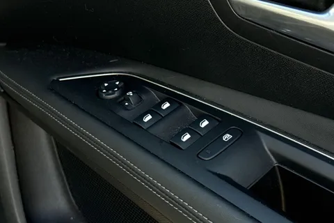 CN69ETD PEUGEOT 3008 1.2 PureTech Allure Euro 6 (s/s) 5dr Thumbnail #24