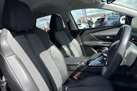 CN69ETD PEUGEOT 3008 1.2 PureTech Allure Euro 6 (s/s) 5dr Thumbnail #25