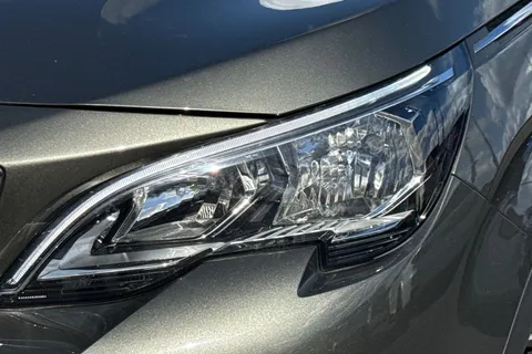 CN69ETD PEUGEOT 3008 1.2 PureTech Allure Euro 6 (s/s) 5dr Thumbnail #28