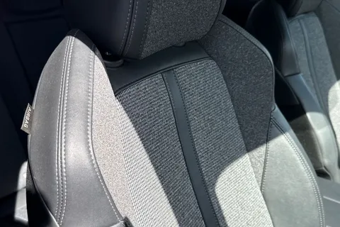 CN69ETD PEUGEOT 3008 1.2 PureTech Allure Euro 6 (s/s) 5dr Thumbnail #33