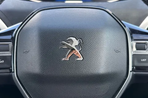 CN69ETD PEUGEOT 3008 1.2 PureTech Allure Euro 6 (s/s) 5dr Thumbnail #35