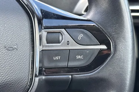 CN69ETD PEUGEOT 3008 1.2 PureTech Allure Euro 6 (s/s) 5dr Thumbnail #37