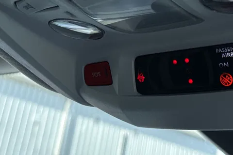 CN69ETD PEUGEOT 3008 1.2 PureTech Allure Euro 6 (s/s) 5dr Thumbnail #40