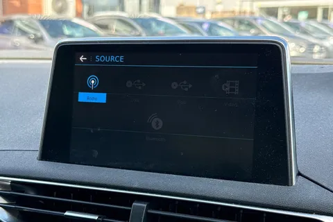 CN69ETD PEUGEOT 3008 1.2 PureTech Allure Euro 6 (s/s) 5dr Thumbnail #41