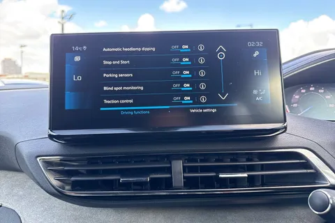 EK23KNA PEUGEOT 3008 1.2 PureTech GT EAT Euro 6 (s/s) 5dr Thumbnail #18