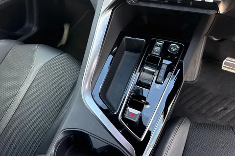 EK23KNA PEUGEOT 3008 1.2 PureTech GT EAT Euro 6 (s/s) 5dr Thumbnail #24