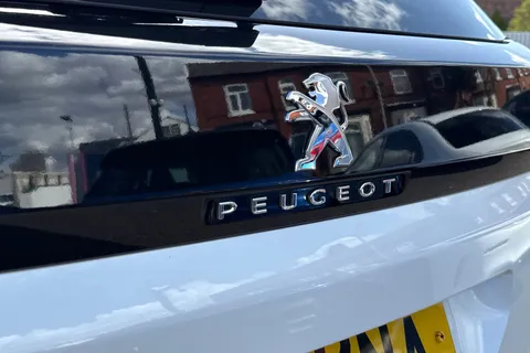 EK23KNA PEUGEOT 3008 1.2 PureTech GT EAT Euro 6 (s/s) 5dr Thumbnail #32