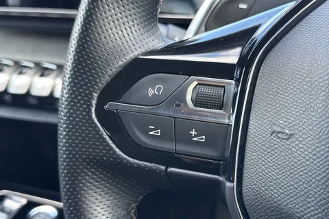 EK23KNA PEUGEOT 3008 1.2 PureTech GT EAT Euro 6 (s/s) 5dr Thumbnail #43