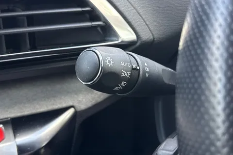 EK23KNA PEUGEOT 3008 1.2 PureTech GT EAT Euro 6 (s/s) 5dr Thumbnail #44