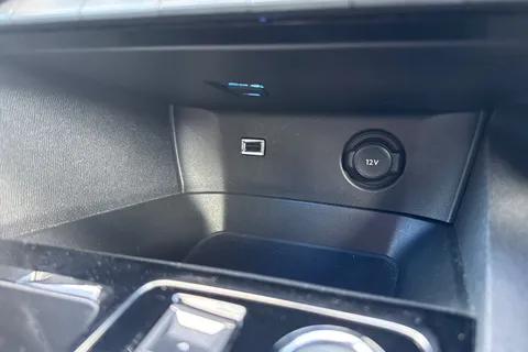 EK23KNA PEUGEOT 3008 1.2 PureTech GT EAT Euro 6 (s/s) 5dr Thumbnail #47