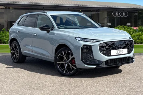  Audi Q3 1.5 TFSI Edition 1 S Tronic Euro 6 (s/s) 5dr Thumbnail #2