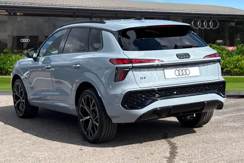  Audi Q3 1.5 TFSI Edition 1 S Tronic Euro 6 (s/s) 5dr Thumbnail #3