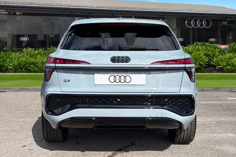  Audi Q3 1.5 TFSI Edition 1 S Tronic Euro 6 (s/s) 5dr Thumbnail #5