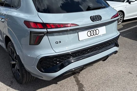  Audi Q3 1.5 TFSI Edition 1 S Tronic Euro 6 (s/s) 5dr Thumbnail #8