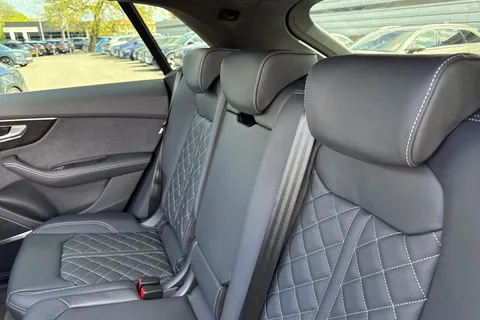 Audi SQ8 4.0 TFSI V8 Black Edition Tiptronic quattro Euro 6 (s/s) 5dr Thumbnail #19