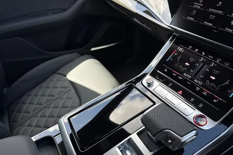 Audi SQ8 4.0 TFSI V8 Black Edition Tiptronic quattro Euro 6 (s/s) 5dr Thumbnail #20