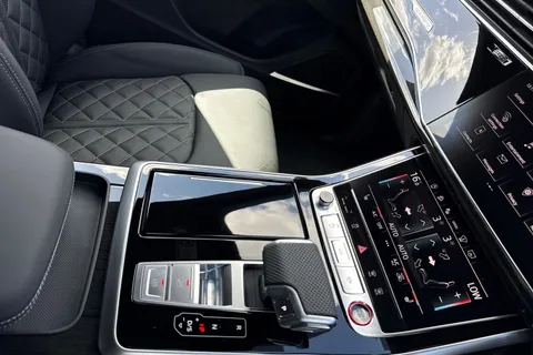 Audi SQ8 4.0 TFSI V8 Black Edition Tiptronic quattro Euro 6 (s/s) 5dr Thumbnail #23