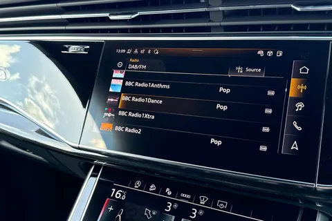 Audi SQ8 4.0 TFSI V8 Black Edition Tiptronic quattro Euro 6 (s/s) 5dr Thumbnail #38