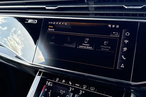 Audi SQ8 4.0 TFSI V8 Black Edition Tiptronic quattro Euro 6 (s/s) 5dr Thumbnail #41