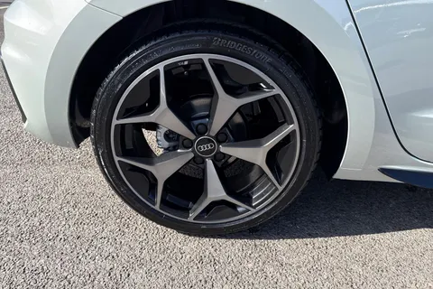  Audi A1 1.0 TFSI 30 Black Edition Sportback Euro 6 (s/s) 5dr Thumbnail #11