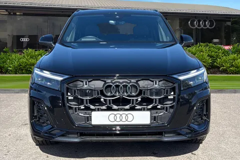  Audi Q7 3.0 TDI V6 Black Edition Tiptronic quattro Euro 6 (s/s) 5dr Thumbnail #6