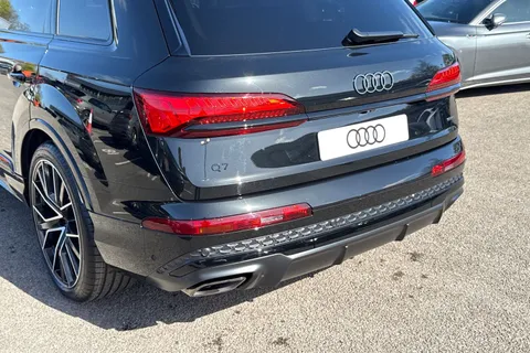  Audi Q7 3.0 TDI V6 Black Edition Tiptronic quattro Euro 6 (s/s) 5dr Thumbnail #8