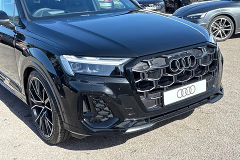  Audi Q7 3.0 TDI V6 Black Edition Tiptronic quattro Euro 6 (s/s) 5dr Thumbnail #9