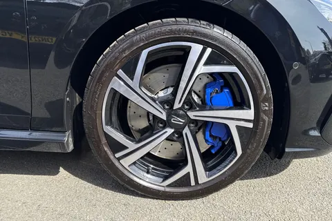 DE25KXP Volkswagen Golf 2.0 TSI 333 R 4Motion 5dr DSG Thumbnail #11