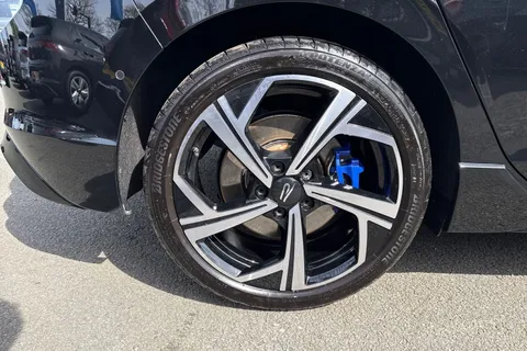 DE25KXP Volkswagen Golf 2.0 TSI 333 R 4Motion 5dr DSG Thumbnail #12