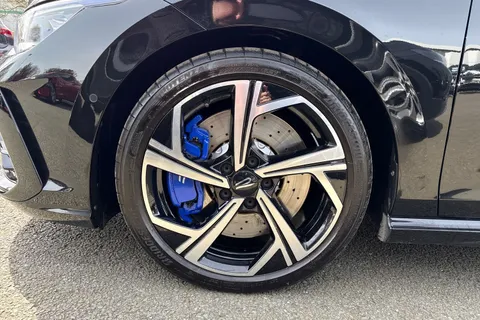 DE25KXP Volkswagen Golf 2.0 TSI 333 R 4Motion 5dr DSG Thumbnail #14