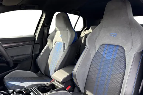 DE25KXP Volkswagen Golf 2.0 TSI 333 R 4Motion 5dr DSG Thumbnail #17