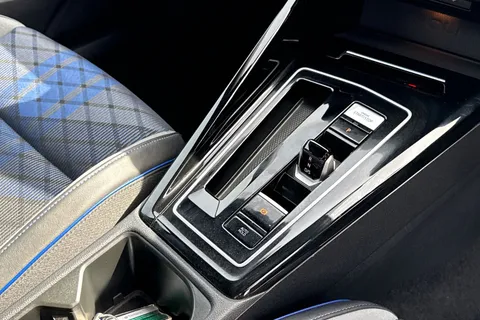 DE25KXP Volkswagen Golf 2.0 TSI 333 R 4Motion 5dr DSG Thumbnail #24