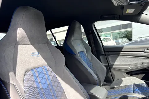 DE25KXP Volkswagen Golf 2.0 TSI 333 R 4Motion 5dr DSG Thumbnail #25