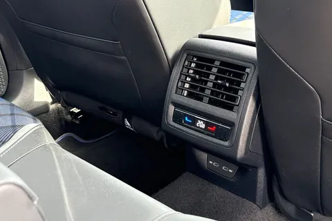 DE25KXP Volkswagen Golf 2.0 TSI 333 R 4Motion 5dr DSG Thumbnail #41