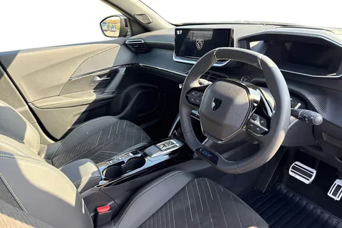  PEUGEOT e-2008 54kWh GT Auto 5dr (7kW Charger) Thumbnail #14