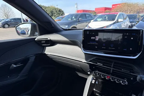  PEUGEOT e-2008 54kWh GT Auto 5dr (7kW Charger) Thumbnail #17