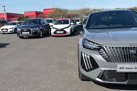  PEUGEOT e-2008 54kWh GT Auto 5dr (7kW Charger) Thumbnail #25