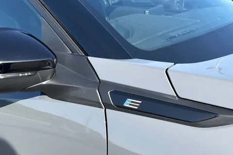  PEUGEOT e-2008 54kWh GT Auto 5dr (7kW Charger) Thumbnail #28