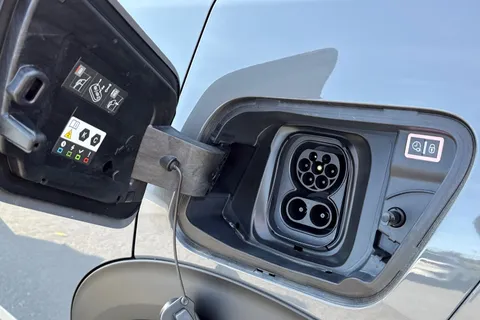  PEUGEOT e-2008 54kWh GT Auto 5dr (7kW Charger) Thumbnail #32