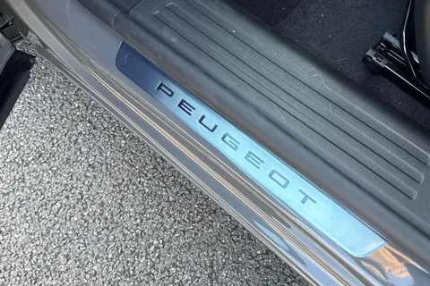  PEUGEOT e-2008 54kWh GT Auto 5dr (7kW Charger) Thumbnail #36